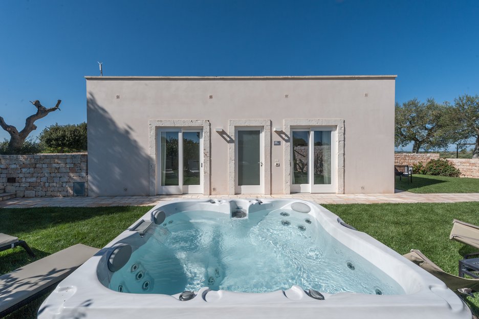 Patio 1 - Jacuzzi Suite View