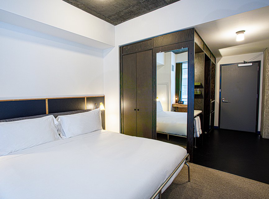 The Emily Hotel - Standard King