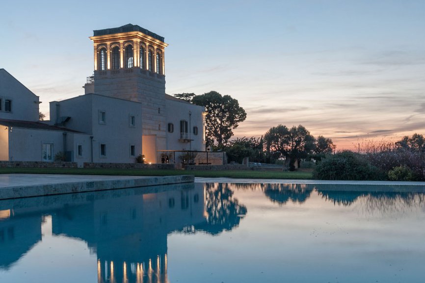 Villa Torre Bianca exterior pool view at dusk - email header