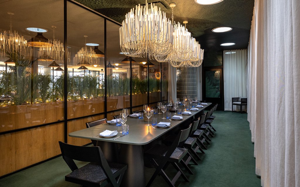 private dining room at fora chicago for holiday celebration at the emily hotel